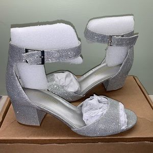 DREAM PAIRS Women's Chunkle Low Heel Pump Sandals